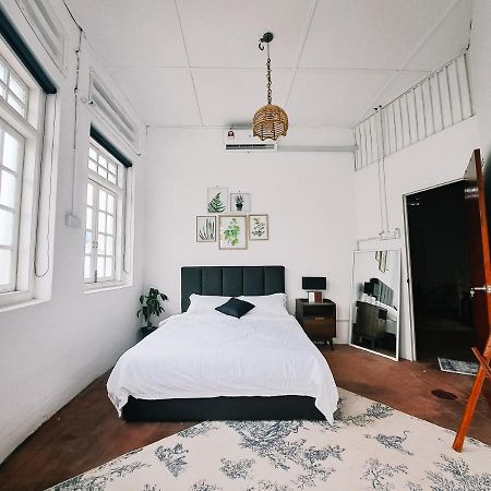 111 Hutton Lane Hostel George Town Ngoại thất bức ảnh