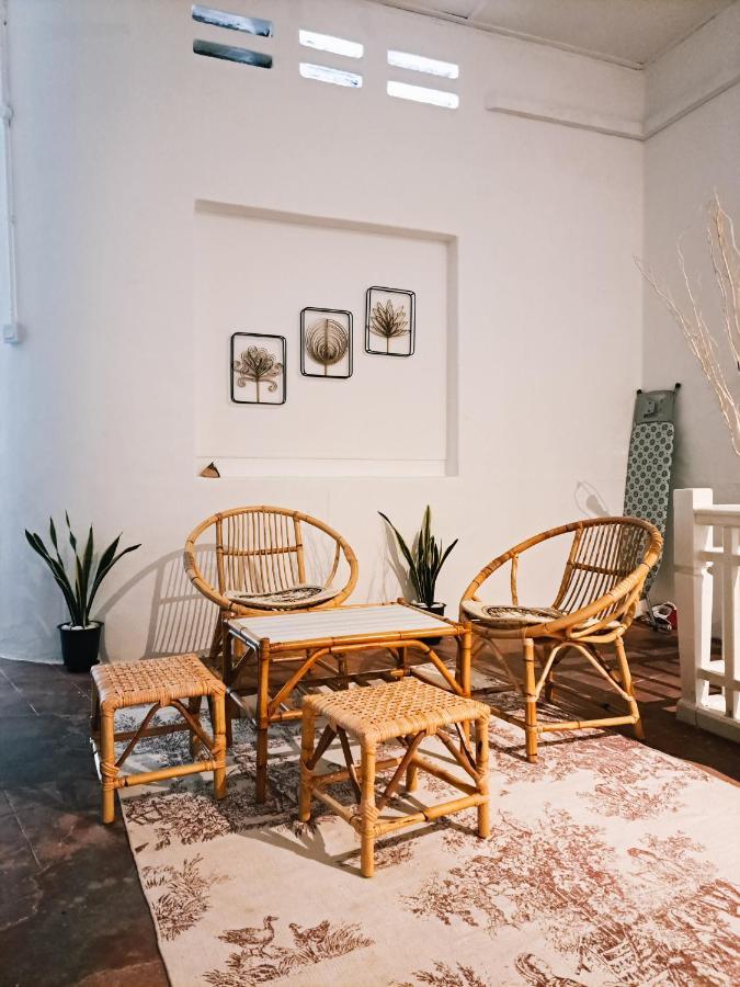 111 Hutton Lane Hostel George Town Ngoại thất bức ảnh