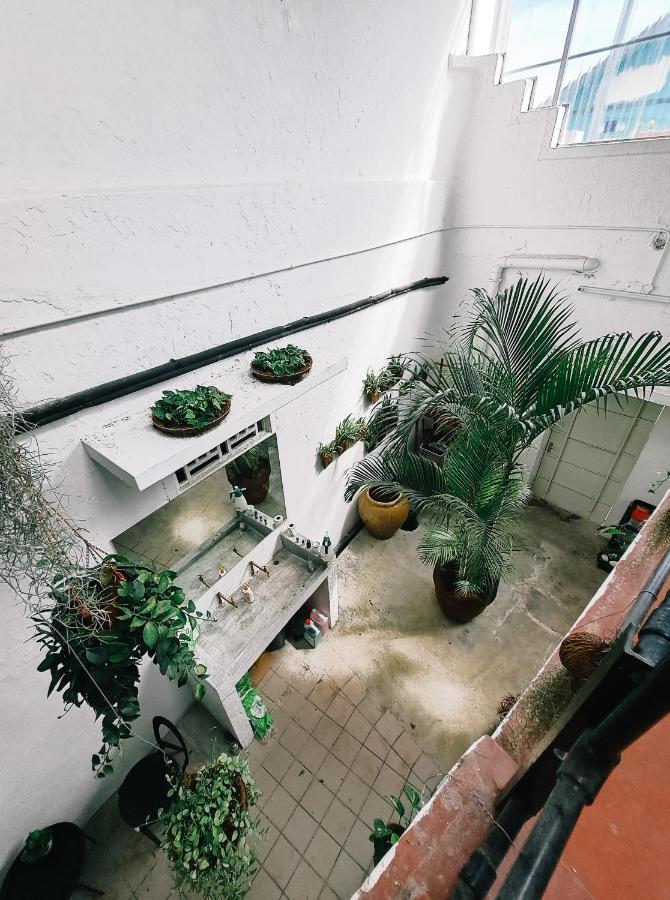 111 Hutton Lane Hostel George Town Ngoại thất bức ảnh