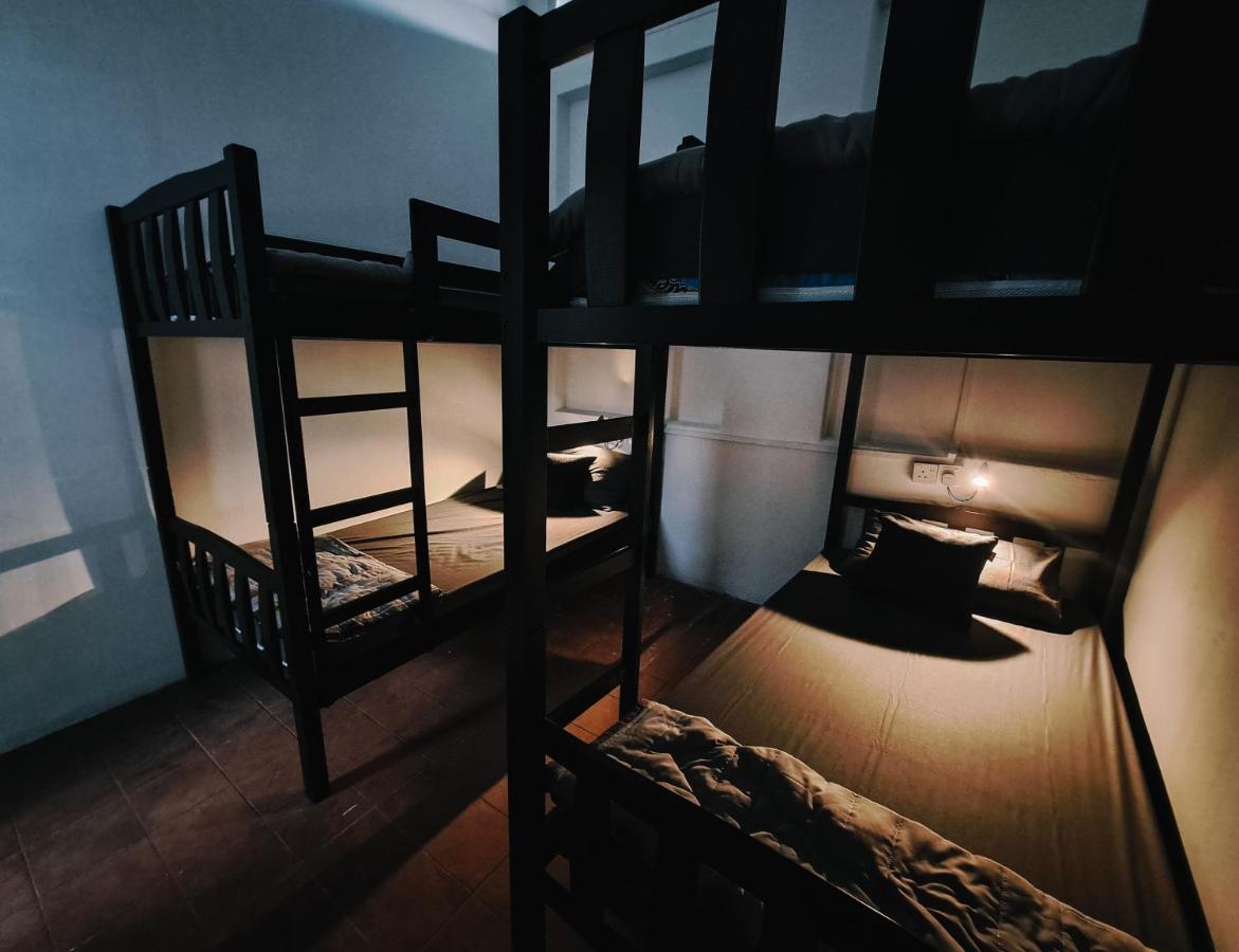 111 Hutton Lane Hostel George Town Ngoại thất bức ảnh