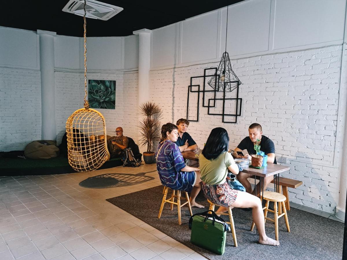 111 Hutton Lane Hostel George Town Ngoại thất bức ảnh